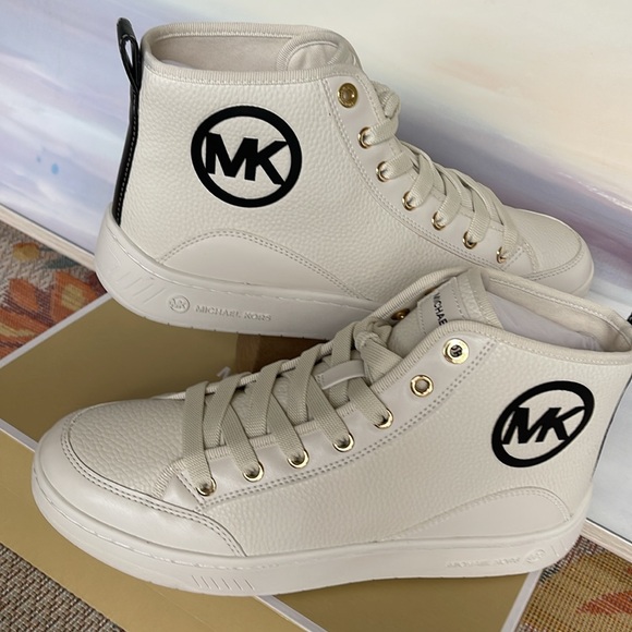 MICHAEL KORS SHEA MID HIGH TOP
FAUX LEATHER
49R4SHFE5L
BLACK
Fashion sneakers - Picture 10 of 16